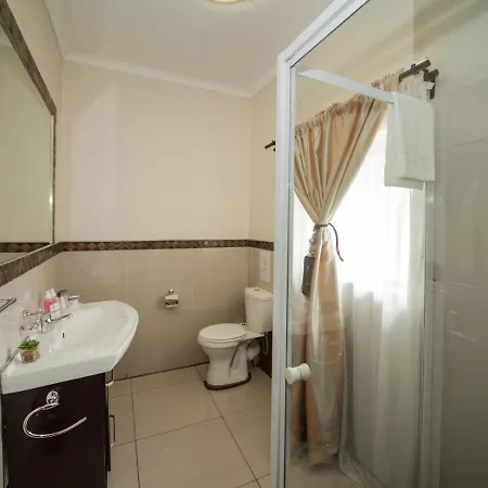Dunwoodie Travel Lodge Pretoria Exterior photo